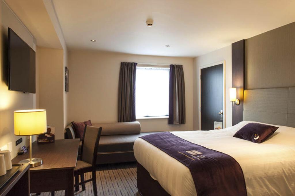 Premier Inn Ленчестър Екстериор снимка
