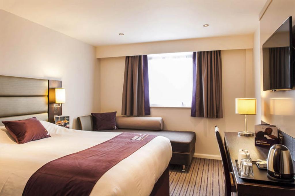 Premier Inn Ленчестър Екстериор снимка