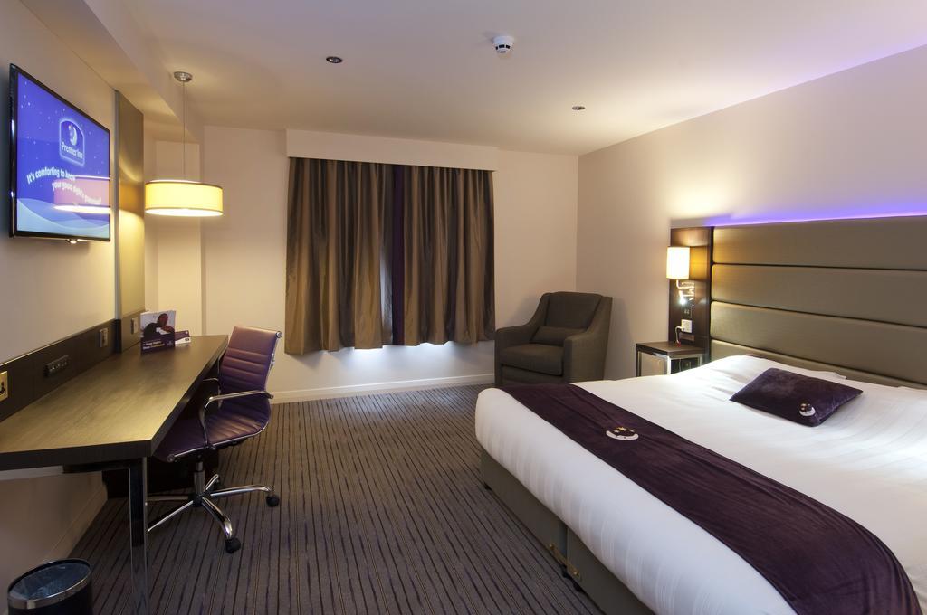 Premier Inn Ленчестър Екстериор снимка
