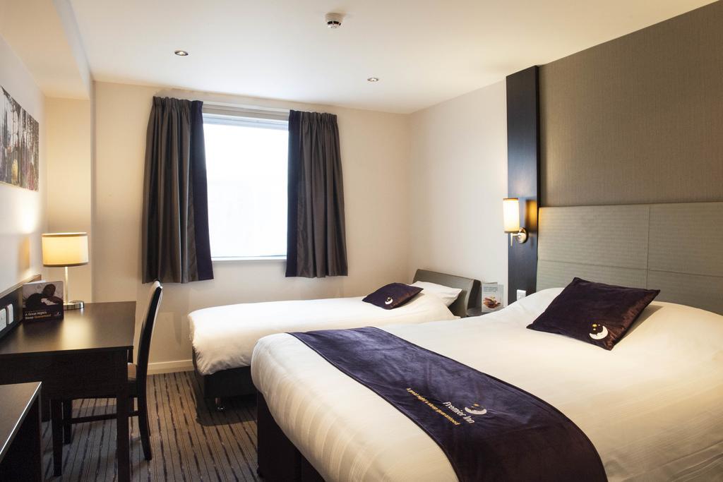 Premier Inn Ленчестър Екстериор снимка