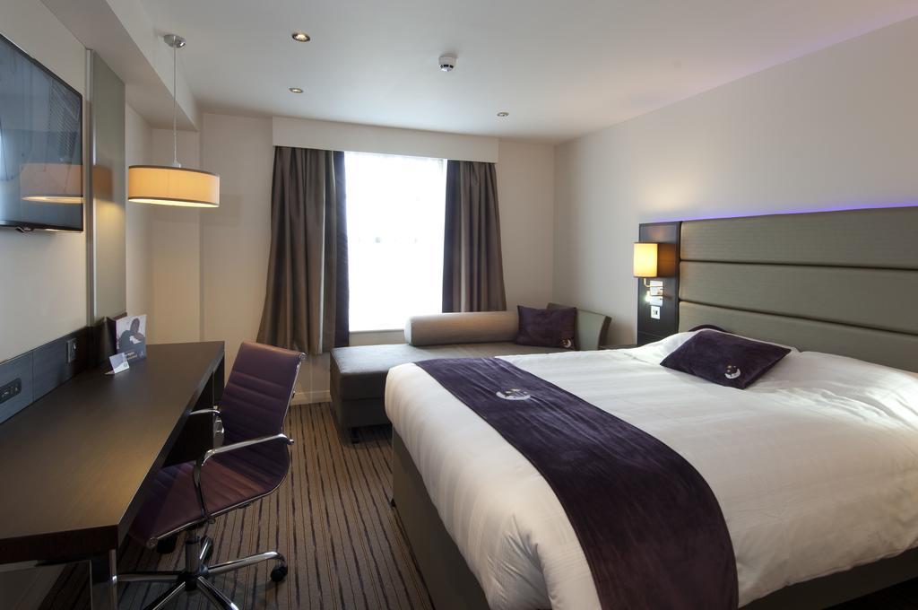 Premier Inn Ленчестър Екстериор снимка