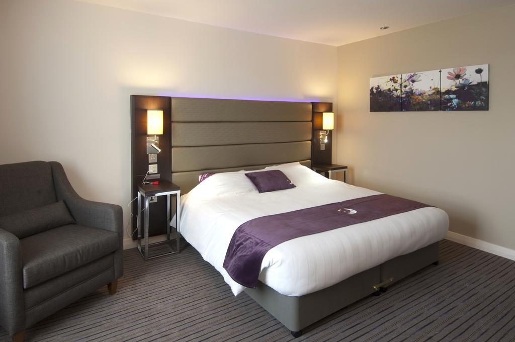 Premier Inn Ленчестър Екстериор снимка