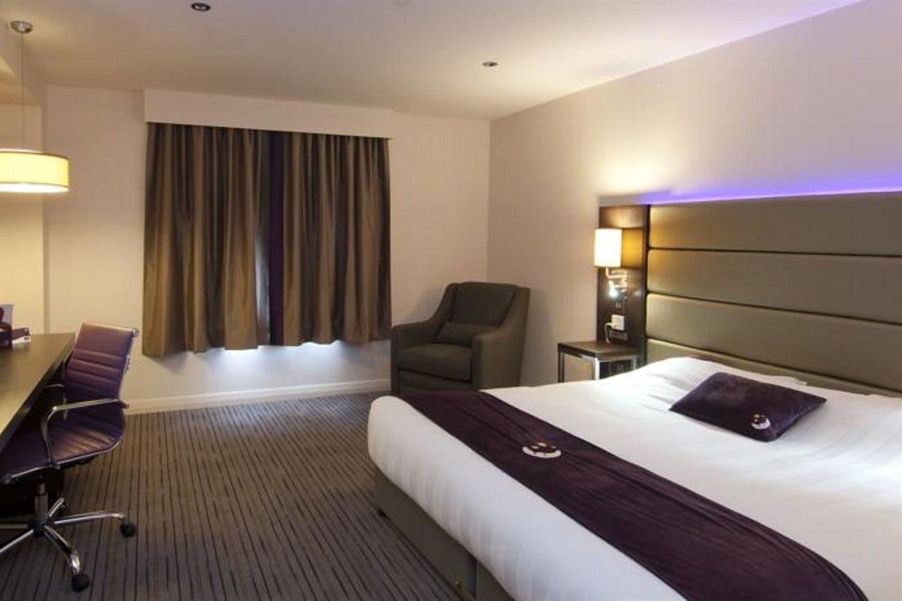 Premier Inn Ленчестър Екстериор снимка