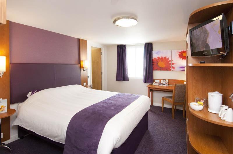 Premier Inn Ленчестър Екстериор снимка