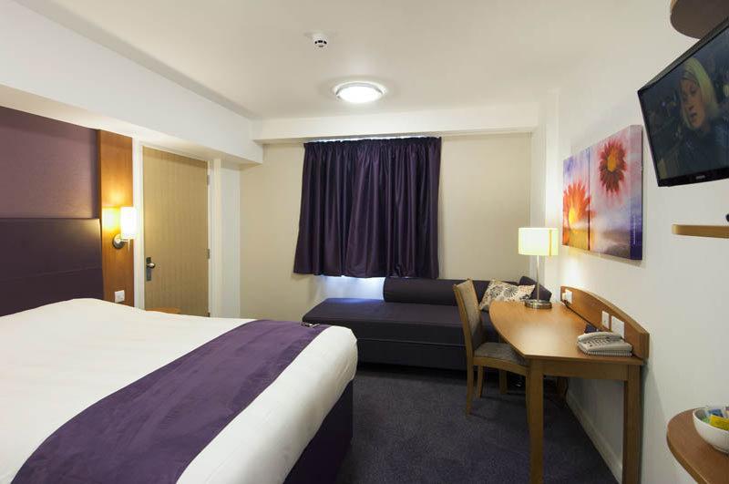 Premier Inn Ленчестър Екстериор снимка
